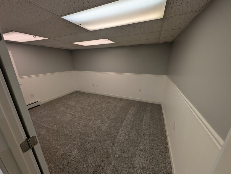 Building Photo - 6358 S Mount Vernon Dr