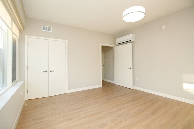 Building Photo - 229 Park Ave
