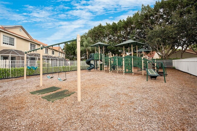 Building Photo - 1210 Sorrento Dr