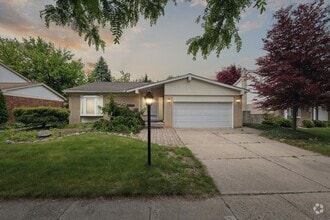 Building Photo - 25568 Kinyon St
