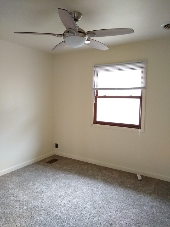 Building Photo - 149 N Cavender St