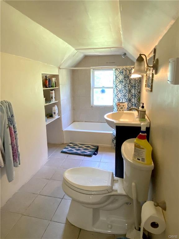 Building Photo - 208 Bassett St