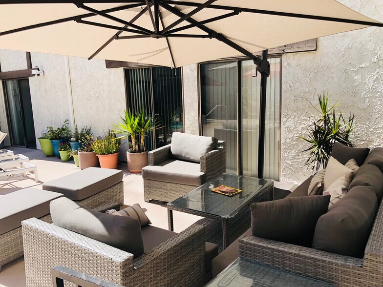 Relax and entertain friends by the pool - 515 N Jackson St