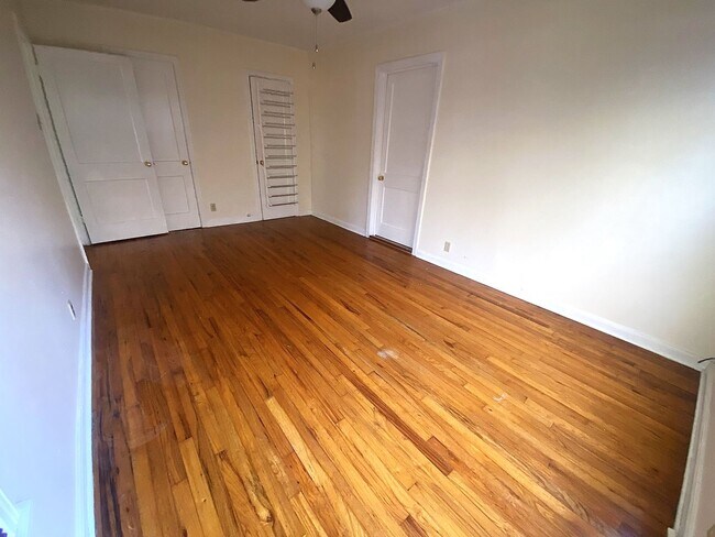 Building Photo - 3BR/2BA Home with Garage in an Established Lake Charles Neighborhood