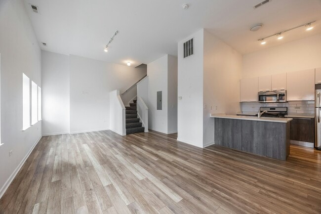 Primary Photo - 2700 W North Ave