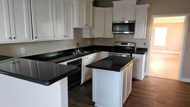 Building Photo - 4714 Sharon St