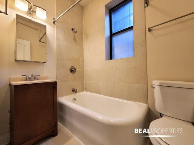 Building Photo - 0 bedroom in CHICAGO IL 60640