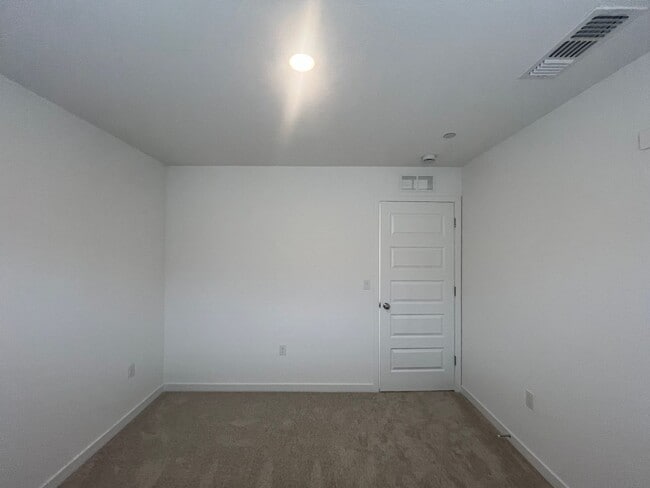 Building Photo - 12663 Ironbow Wy