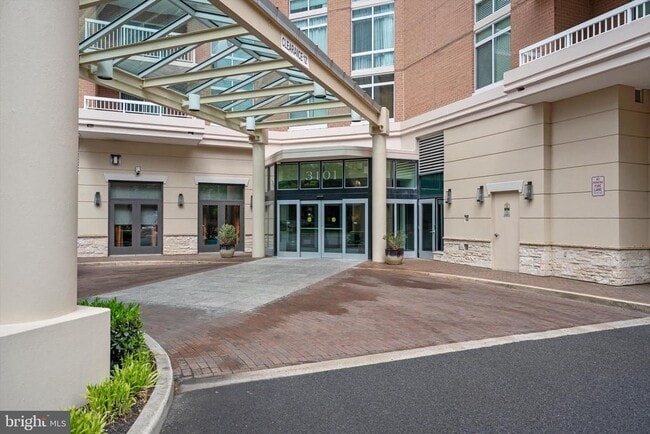 Building Photo - 3101 N Hampton Dr
