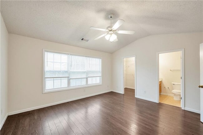 Building Photo - 950 Parkway Rd