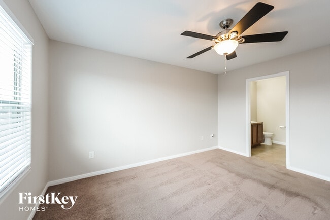 Building Photo - 9923 Sanders Rose Lane
