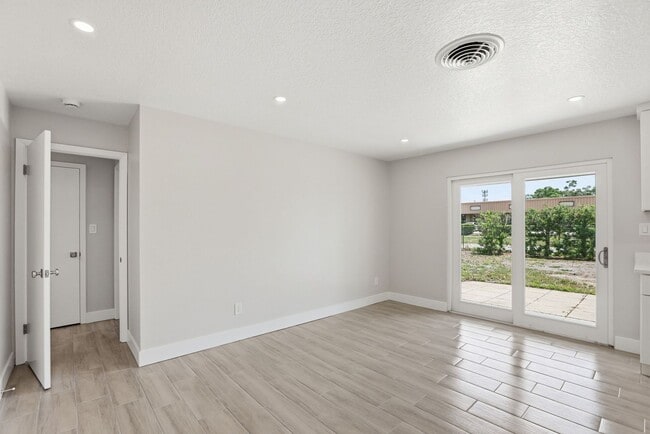 Building Photo - Remodeled SODO Home Available Now