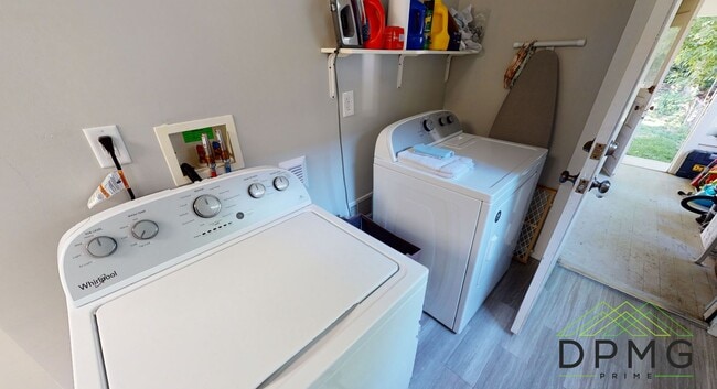 Building Photo - 132 S Clemens Ave