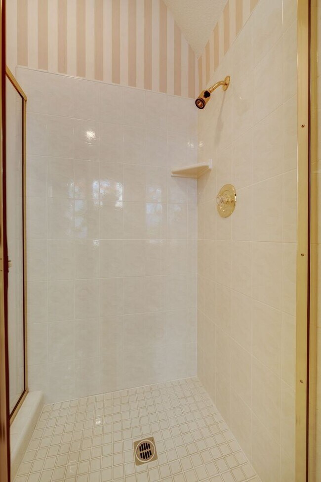 Building Photo - Luxury Custom Home in Folsom with Pool, 3-Car Garage & 4,300+ Sq Ft!