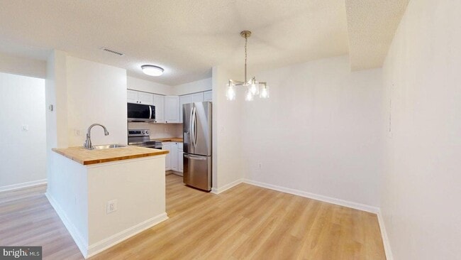 Building Photo - 6955 Mary Caroline Cir