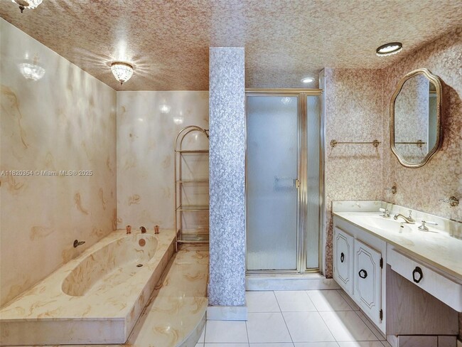 Building Photo - 1833 S Ocean Dr