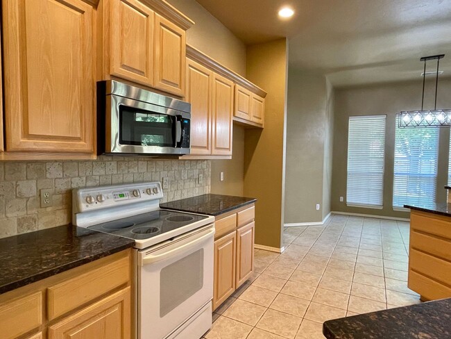 Building Photo - Beautiful 3 bed 2 bath home in a great loc...
