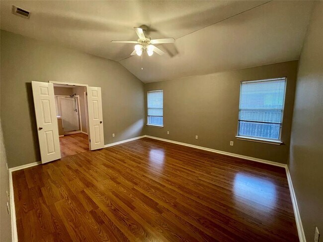 Building Photo - 800 Orchard St