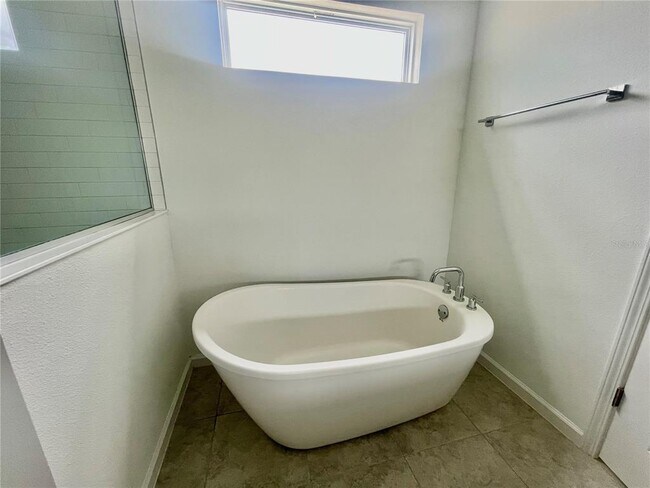 Building Photo - 5374 Lake Virginia St