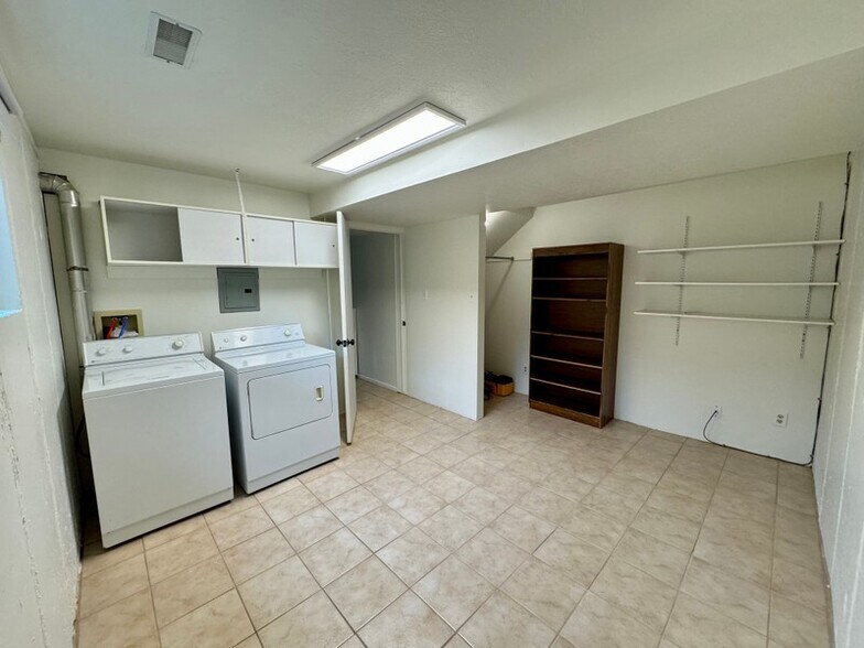 Building Photo - 730 E 660 N