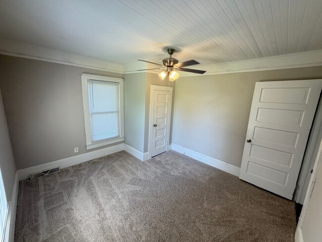 Building Photo - Just remolded 3 bedroom 1 bathroom house. Very close to I85 and Downtown Kannapolis