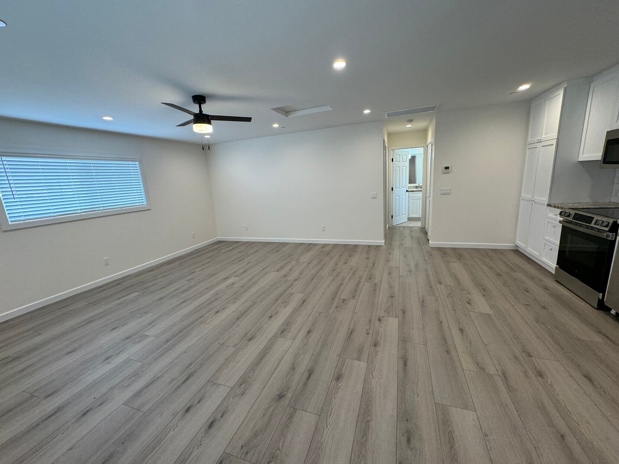 Building Photo - 1129 Via Estrellada