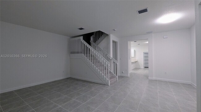 Building Photo - 2628 SE 28th St