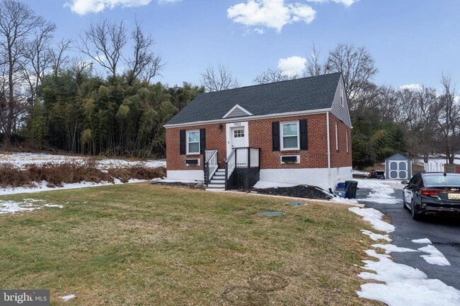 Building Photo - 7922 Babikow Rd