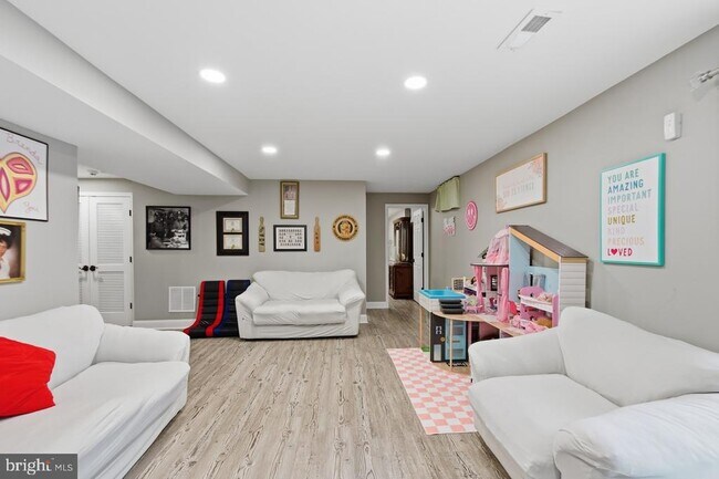 Building Photo - 14997 Grassy Knoll Ct