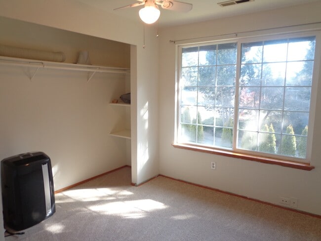Building Photo - 7465 Navajo Trail NE