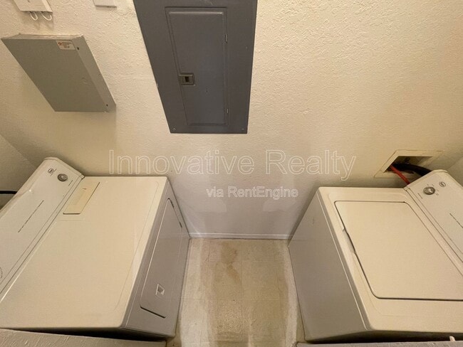 Building Photo - 2549 Maitland Crossing Way