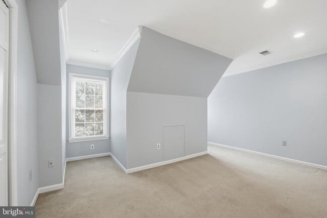 Building Photo - 9236 Northedge Dr