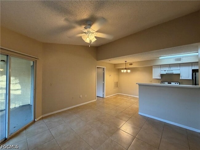 Building Photo - 12640 Equestrian Cir