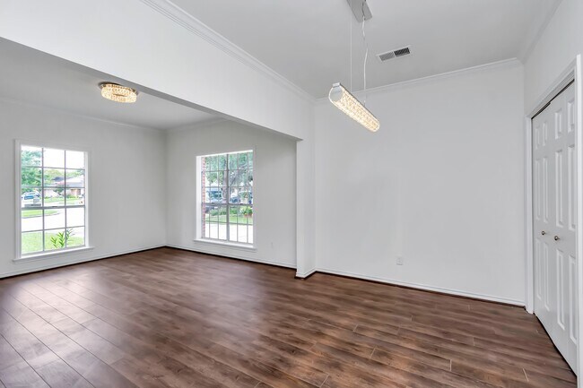 Building Photo - 12818 Chamberlain Dr