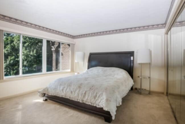 Building Photo - 804 Fairways Dr