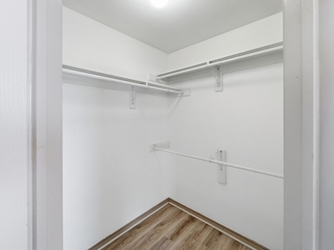 Building Photo - 3950 Seaside Ct