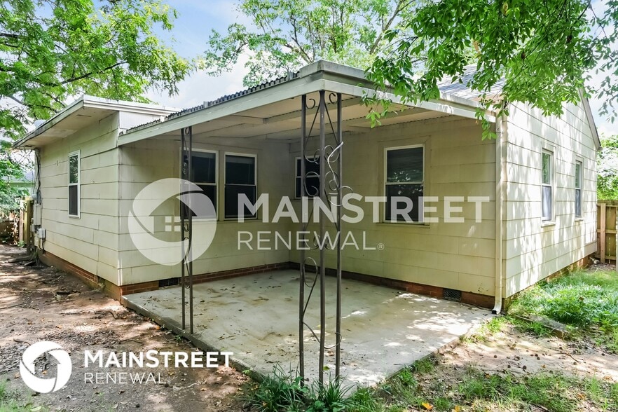 Building Photo - 2512 Revolution Pk Dr