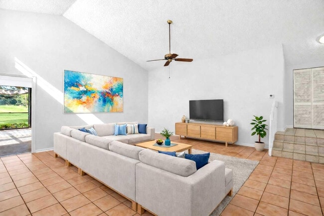 Building Photo - 661 Hollows Cir