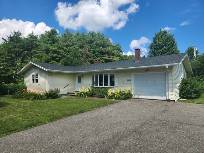 Primary Photo - 133 Lake View Dr