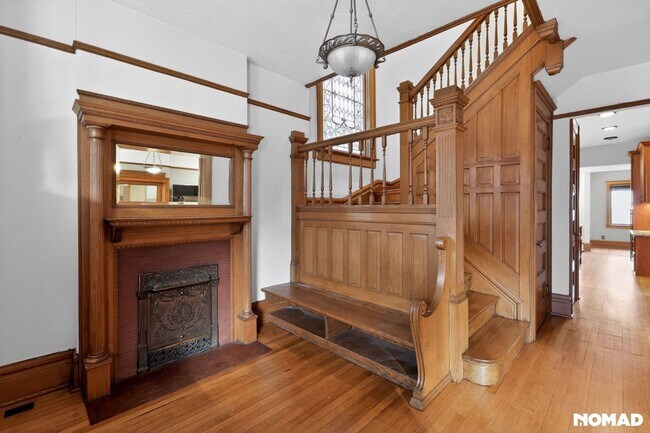 Building Photo - 910 N Clarkson St