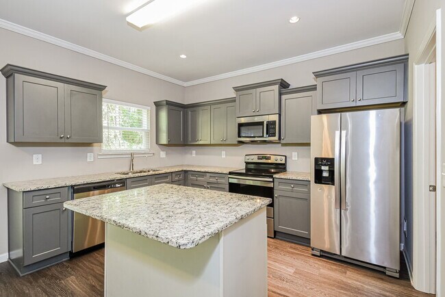 Building Photo - 15 Fieldcrest Dr