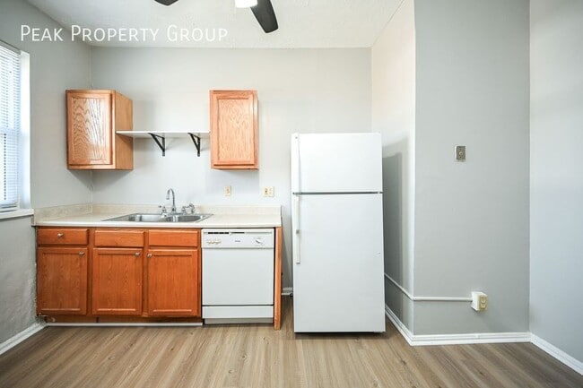 Building Photo - 2610 Woodburn Ave