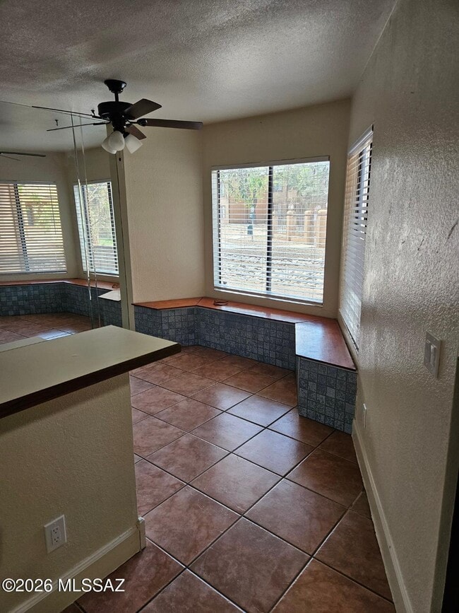 Building Photo - 5664 S Wood Crest Dr