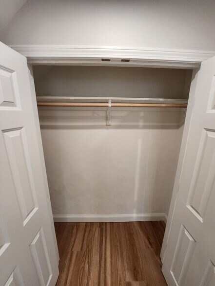 Building Photo - 48 Riverdale St