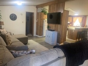Building Photo - Furnished Mobile Home