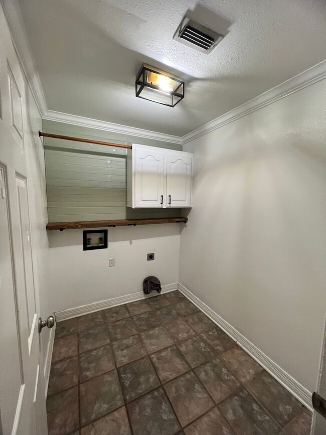 Building Photo - ELEGANT HOME IN NORTH BOSSIER'S ROSEDALE P...