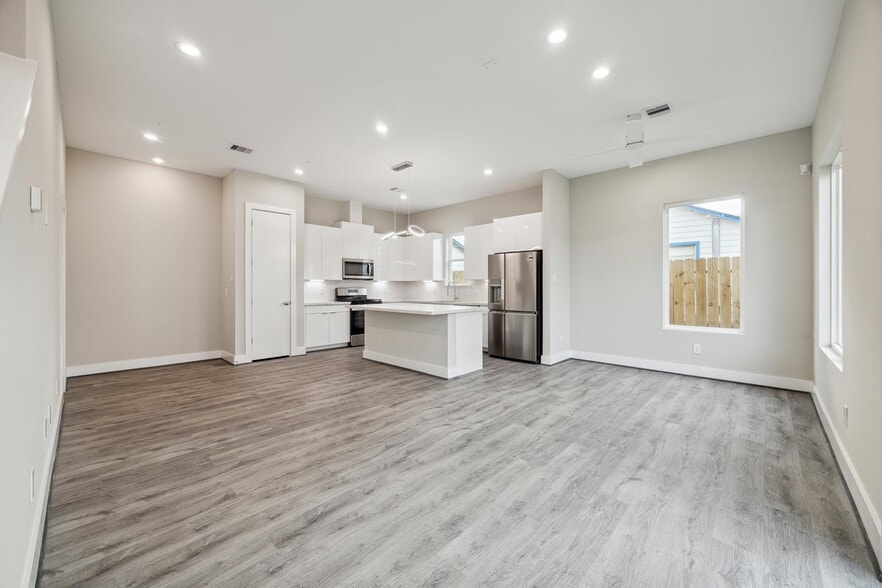 Building Photo - 863 Prosper St