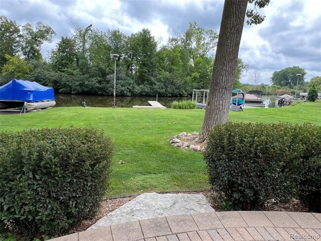 Building Photo - 5250 Bronco Dr