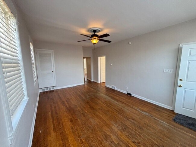 Building Photo - 2709 Pyramid Ave
