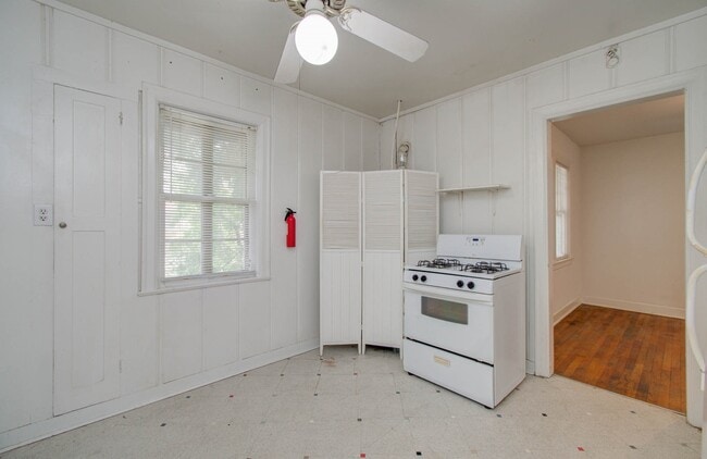 Building Photo - 1428 Wentworth St